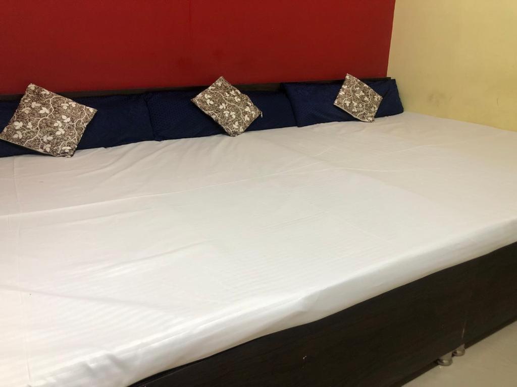 אויאיין New Yanti Guest House מראה חיצוני תמונה