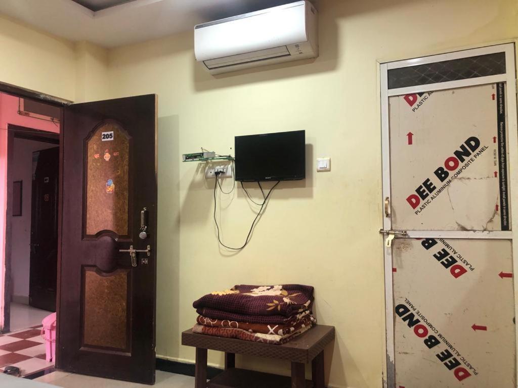אויאיין New Yanti Guest House מראה חיצוני תמונה
