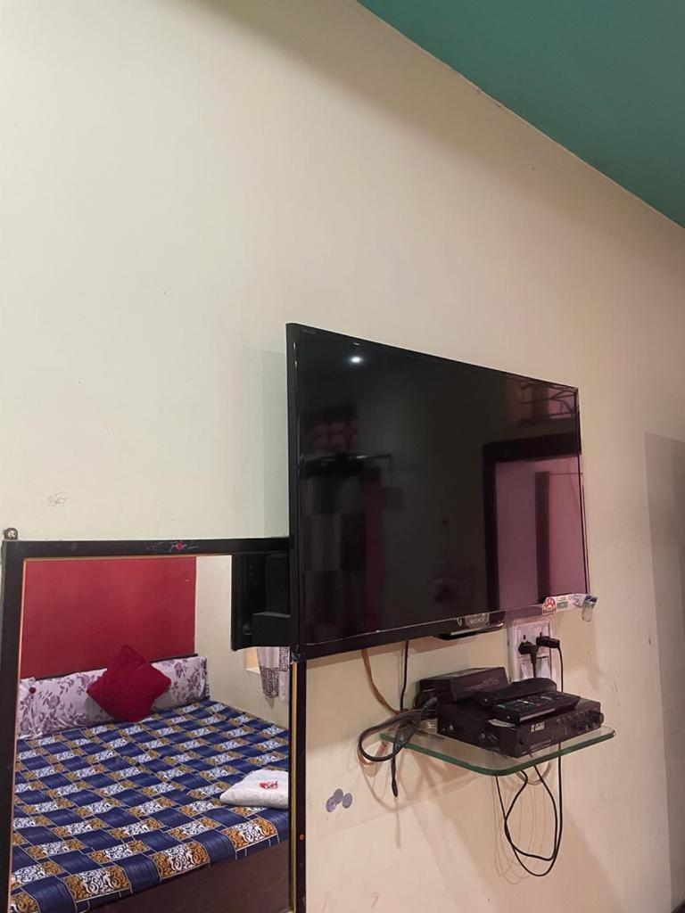 אויאיין New Yanti Guest House מראה חיצוני תמונה